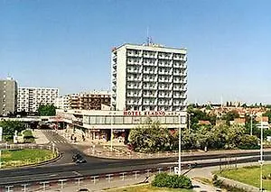 Retro كلادنو
